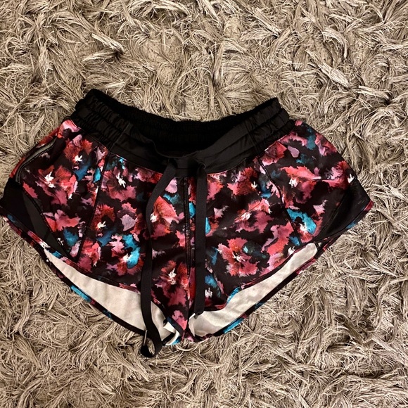 Lulu lemon shorts - Picture 2 of 2